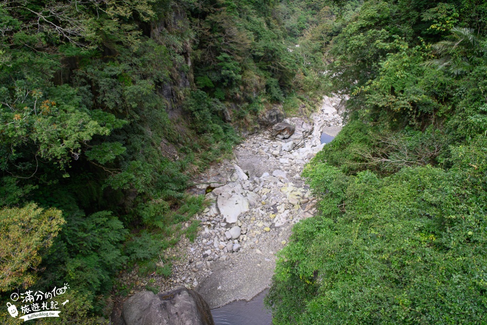 苗栗景點|神仙谷瀑布(免門票)走吊橋.看峽谷.賞涓絲瀑布|輕鬆攻略~步行5分鐘即達仙境溪谷!