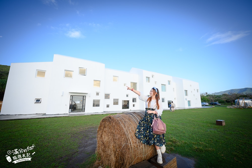 屏東景點【草地餐桌實驗室】屏東看海咖啡館,日日旅海,白色小屋聚落~紐西蘭風大草原超放鬆!