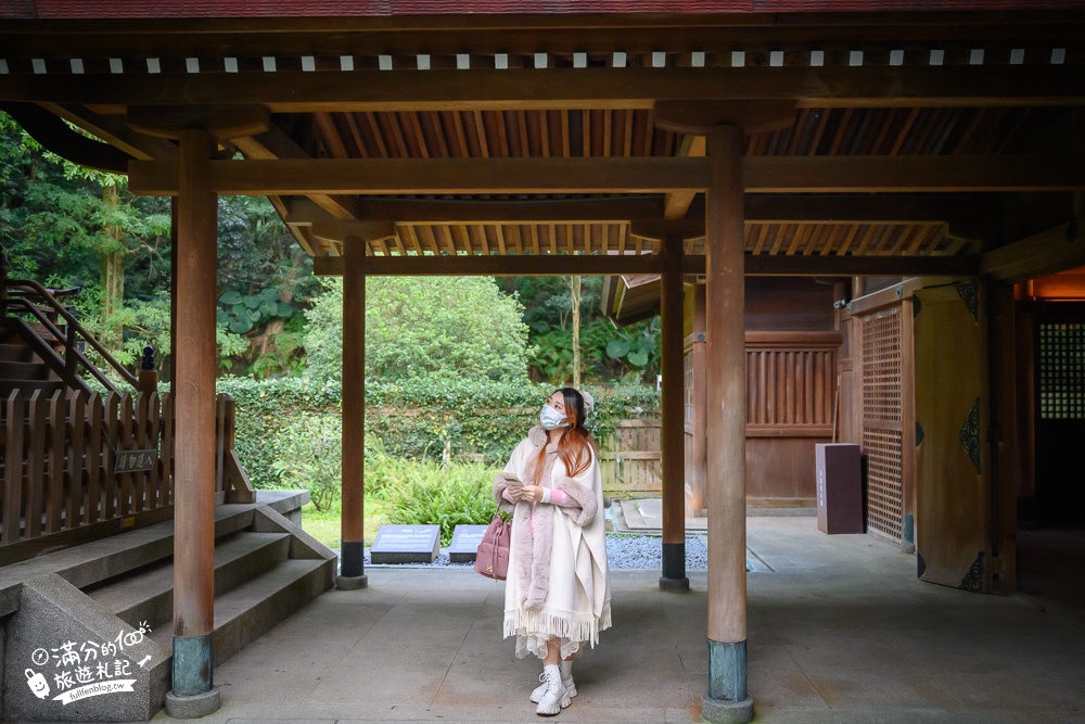 桃園景點|桃園神社昭和拾參.桃園忠烈祠(免門票)台灣僅存最完整的神社建築~敲鑼祈福.走風鈴回廊,一秒飛日本!