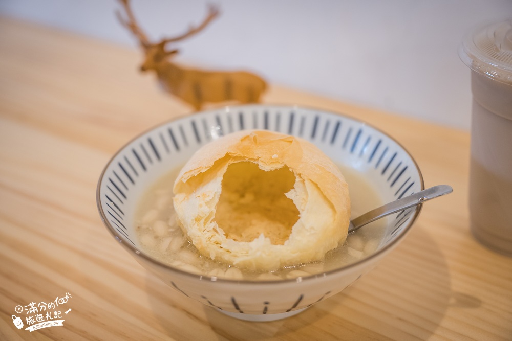 宜蘭美食【白雲山鹿】礁溪老屋早餐,招牌粉漿蛋餅.蘿蔔糕.木桶油飯.椪餅花生湯~老宅裡嚐古早味!