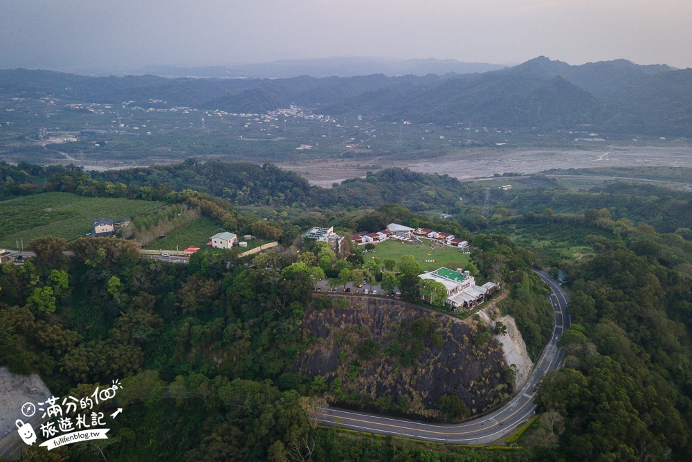 苗栗住宿推薦【自然風情景觀渡假民宿】全新星空露營車.景觀房型.一泊一食早餐吃到飽~座擁3000坪浪漫大草原!