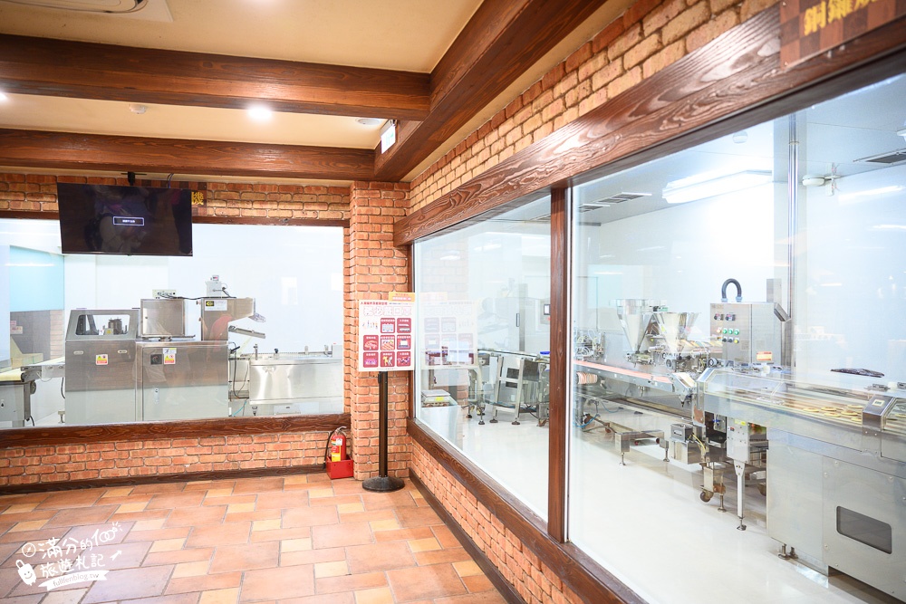 宜蘭景點|亞典菓子工場(免門票)糕點觀光工廠,市區裡的童話小鎮,咖啡.氣泡飲免費喝!