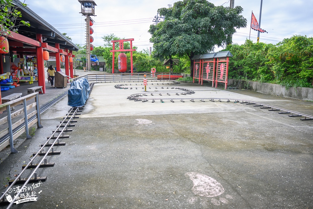 宜蘭景點|宜蘭窯烤山寨村(免門票)巨型赤鬼妖怪好可愛,必吃現烤麵包,古早味零食只要50元銅板價!