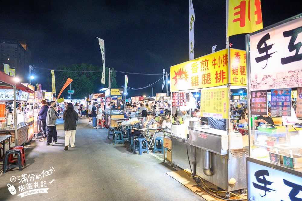 台南【大益觀光夜市】每週四五六日營業.10間大益夜市美食推薦,南紡購物中心旁夜市.有旋轉木馬,坐位休息區,推推車都方便!