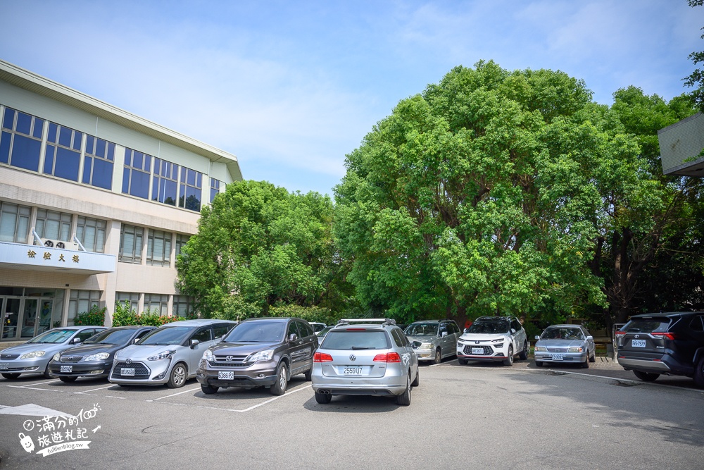 台中【鞋寶觀光工廠怎麼玩】鞋子主題故事館,聽導覽.手作蝶古巴特,玩拍巨無霸高跟鞋和超酷賽車鞋!