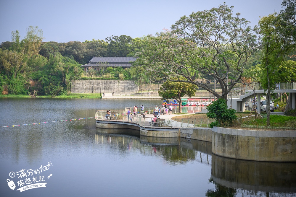 新竹景點|青草湖(免門票)新竹八景.環湖步道.踩天鵝.玩立槳.走水上步橋~城市裡的湖畔仙境!