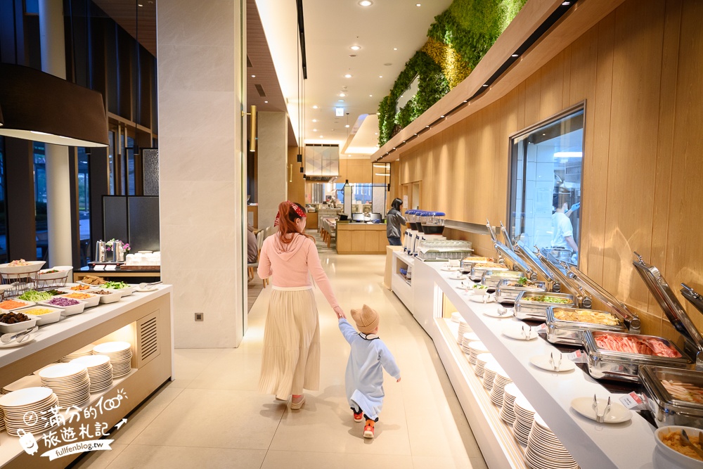 桃園飯店推薦【名人堂花園大飯店】超好玩的親子飯店.親子高爾夫.露天泳池.星空電影院.棒球主題景觀飯店!