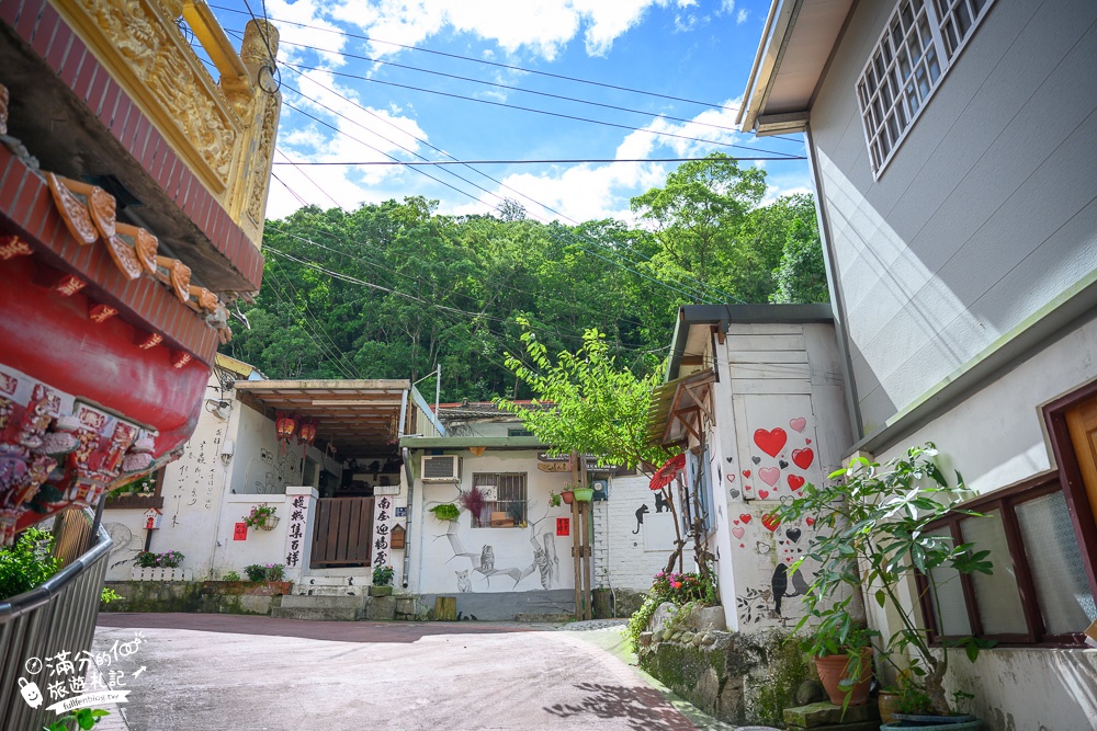 苗栗景點|南庄老街情人巷(免門票)私房小秘境,立體彩繪.漂浮階梯~漫步繽紛花巷好愜意!