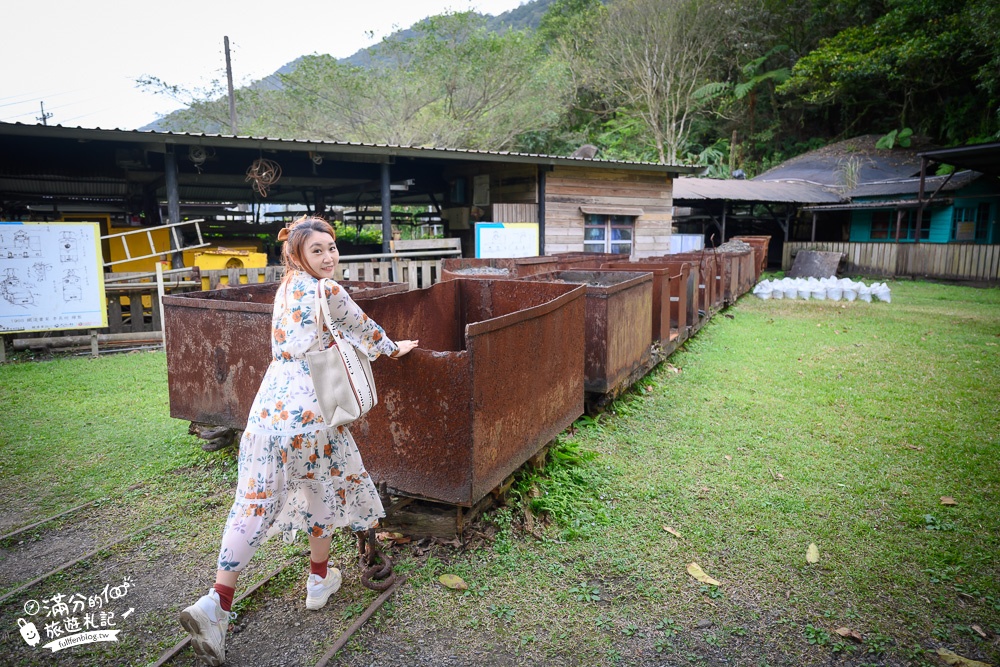 新北景點【新平溪煤礦博物館】煤礦主題觀光園區,礦工體驗一日遊玩樂攻略~搭乘全台唯一的獨眼小火車!