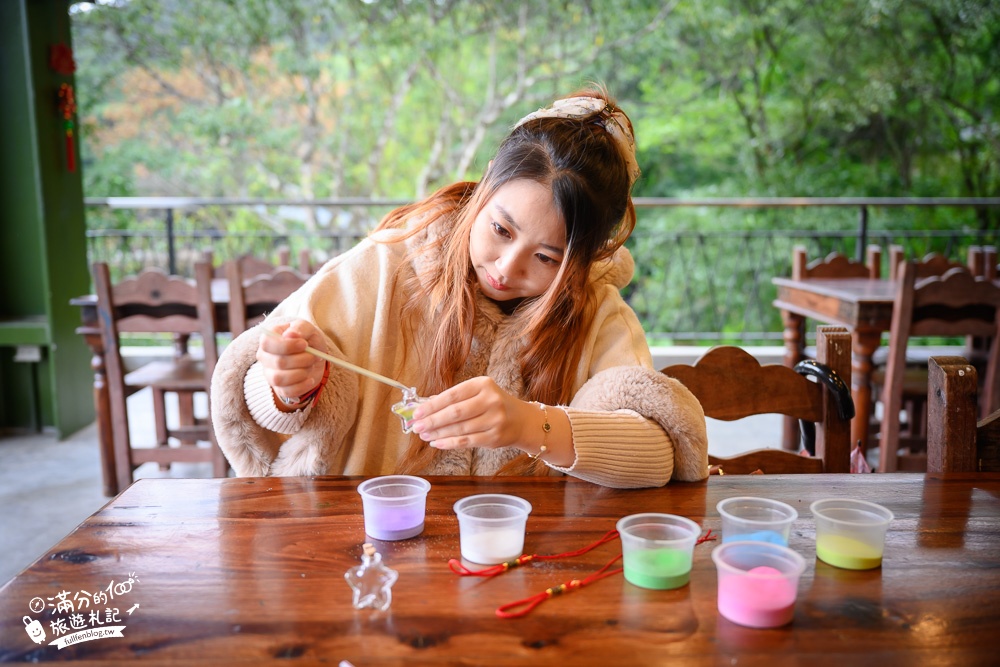 宜蘭|三富休閒農場.紫森林旅宿|一泊一食.玻璃屋咖啡館,療癒小仙境~直接住在森林裡!