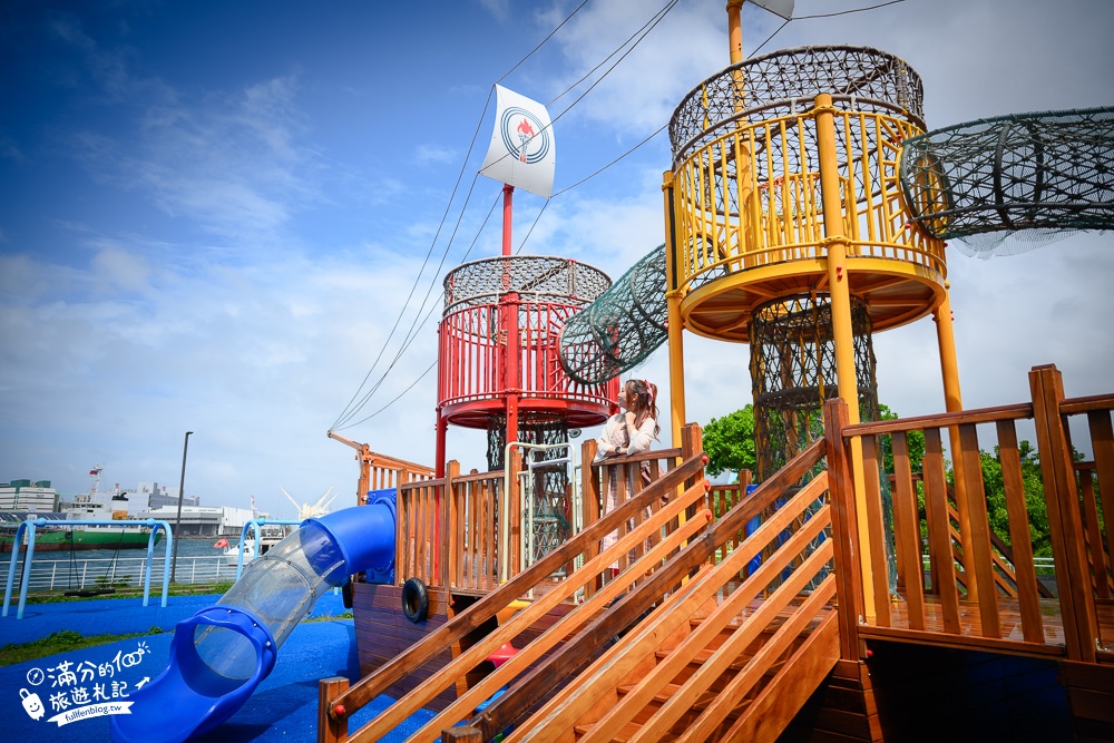 高雄景點|中油海洋天堂公園(免門票)中油主題親子遊戲場,海盜船.火箭.噴水加油槍超好拍~中油寶寶陪你玩!