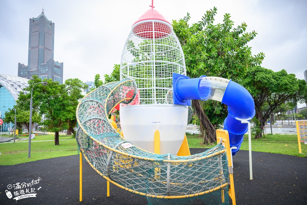 高雄景點|中油海洋天堂公園(免門票)中油主題親子遊戲場,海盜船.火箭.噴水加油槍超好拍~中油寶寶陪你玩!