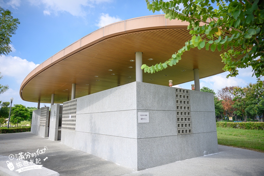 彰化親子景點【溪湖中央公園】免門票火車頭兒童共融遊戲場,高7米葡萄藤堡吸睛又具挑戰性!