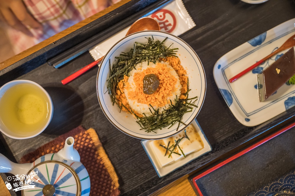 高雄景點|吉照故里茶道院(橋頭廠長宿舍)吃和菓子.茶泡飯~濃濃日本味,在老宅官舍裡下午茶!