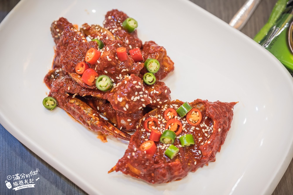 台中美食》醬蟹屋.台灣第一家醬油螃蟹專賣店.澎湃鴛鴦火鍋～免飛韓國,韓國名菜料理這裡吃!