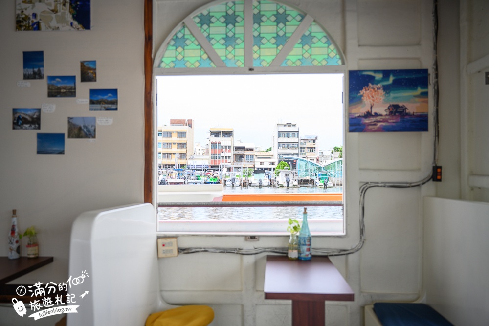 台南【舫 Home Cafe】全台唯一海上船隻咖啡館.全預約制,登船喝咖啡欣賞漁港風光!