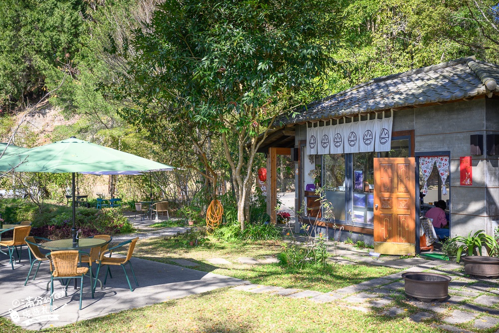 雲林景點|草嶺山合苑咖啡|草嶺景觀咖啡.座落山水美景間的懷舊小屋,賞花約會好去處!