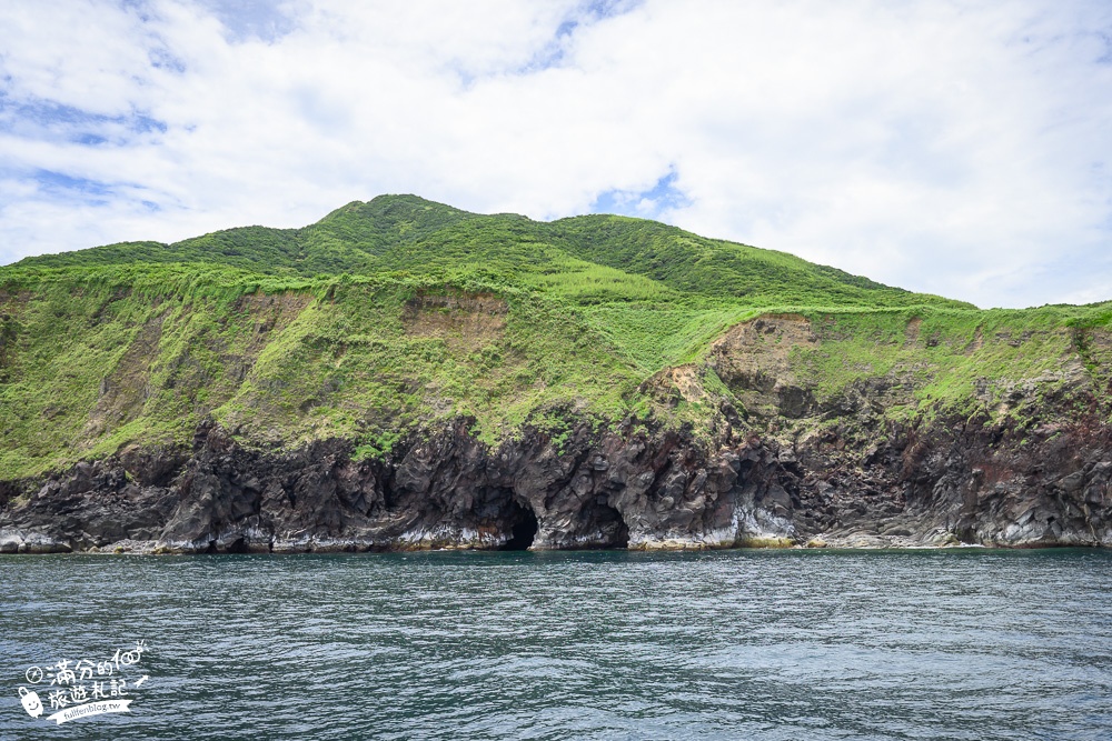 【宜蘭龜山島登島賞鯨半日遊】龜山島好玩又漂亮,大海上的巨大烏龜,欣賞夢幻牛奶海!