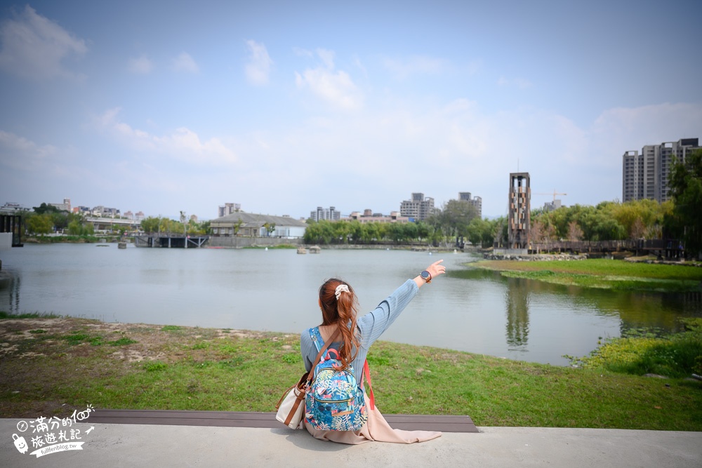 台中景點》湧泉公園(免門票)台糖湖濱生態步道,必拍滿月指輪水上天橋, 帝國製糖廠臺中營業所秘境湖畔!