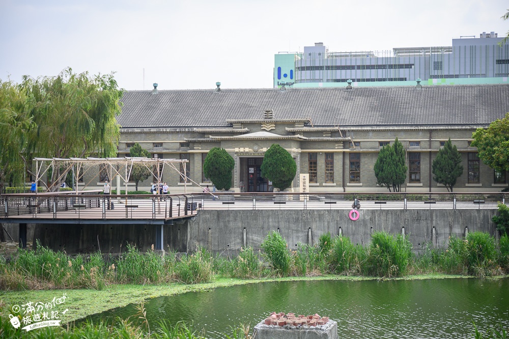 台中景點》湧泉公園(免門票)台糖湖濱生態步道,必拍滿月指輪水上天橋, 帝國製糖廠臺中營業所秘境湖畔!