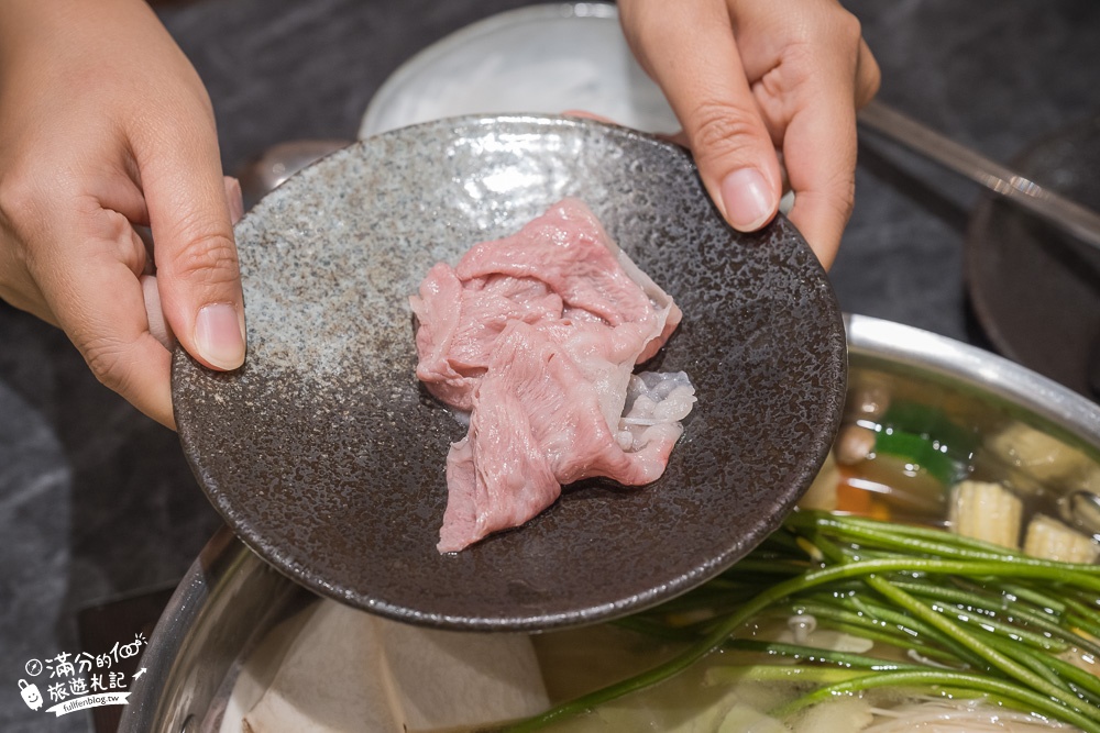 桃園美食|睦月亭.日本和牛火鍋餐廳|頂級日本A5和牛鍋物,專業桌邊服務~專屬質感包間好自在!