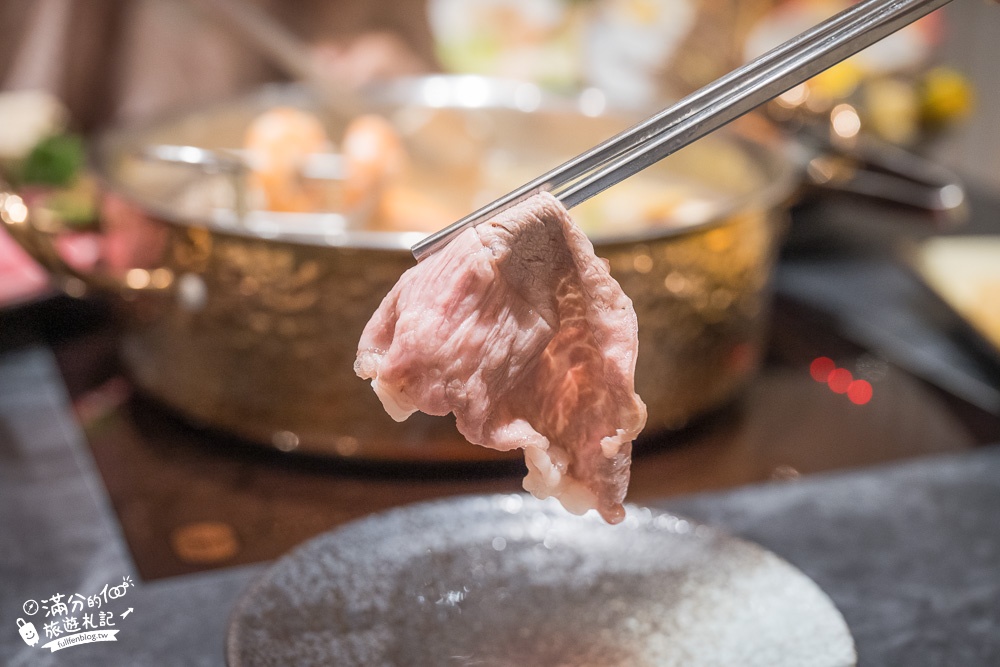 桃園美食|睦月亭.日本和牛火鍋餐廳|頂級日本A5和牛鍋物,專業桌邊服務~專屬質感包間好自在!