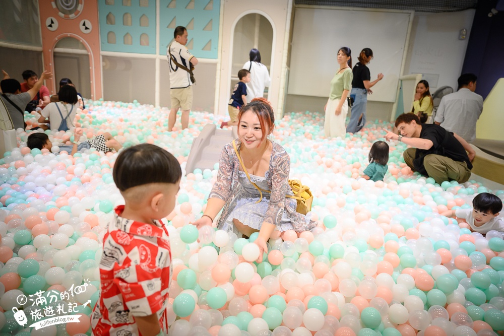 台中親子餐廳【小島3.5度親子餐廳】船隻上的侏羅紀,強大兒童遊戲區,用餐不限時暢遊太放電了!