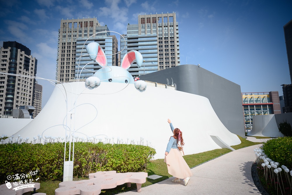 台中景點|臺中國家歌劇院(免門票)城市中的空中花園.探索獨特孔洞建築,台中市區順遊攻略!