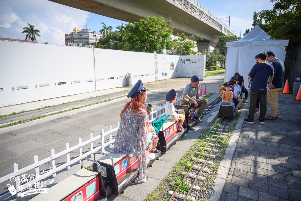 台中新景點【自強號運轉所】在歷史鐵道上搭火車,大人小孩都能玩,地點就在臺中驛鐵道文化園區!