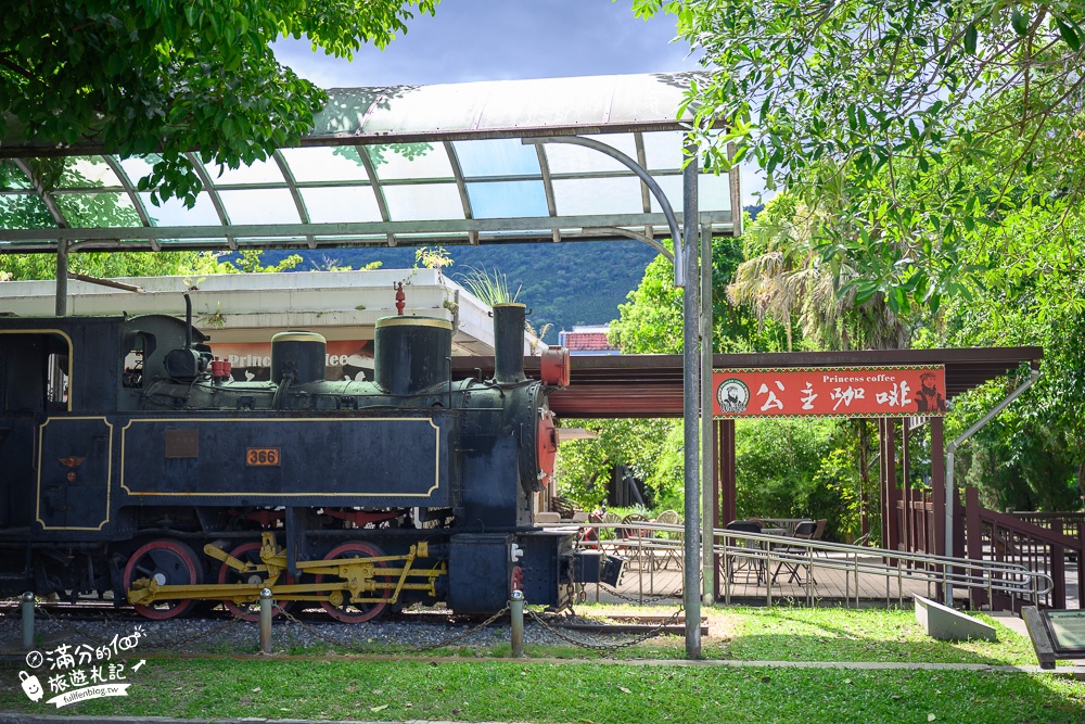 花蓮景點【花蓮光復糖廠】(免門票)最新英式小火車.搭火車探索百年糖廠,吃冰淇淋.買伴手禮好愜意!