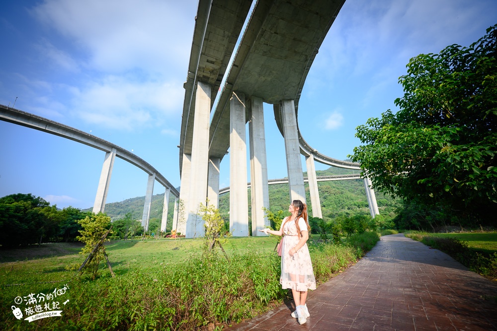 南投【橋聳雲天綠雕園區】全台最美高速公路,視野超遼闊~隱身高架橋下的森林秘境!