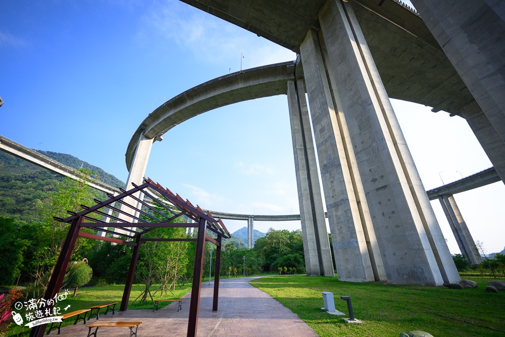 南投【橋聳雲天綠雕園區】全台最美高速公路,視野超遼闊~隱身高架橋下的森林秘境!