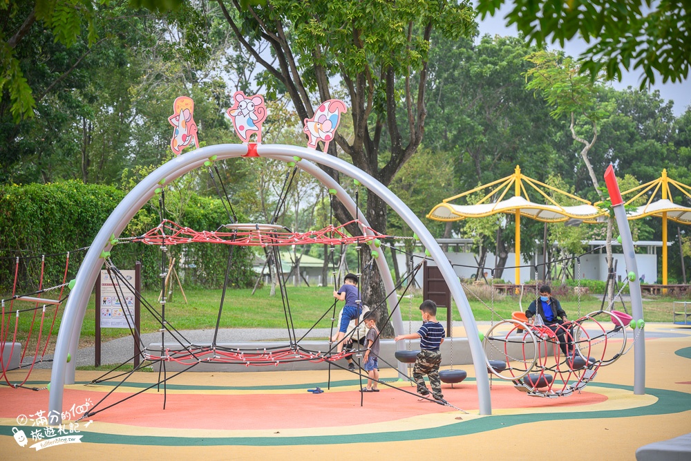 嘉義景點|打貓親子廣場早安公園(免門票)貓咪主題遊戲場.盪鞦韆.溜滑梯.攀岩.貓咪沙坑隨你玩!