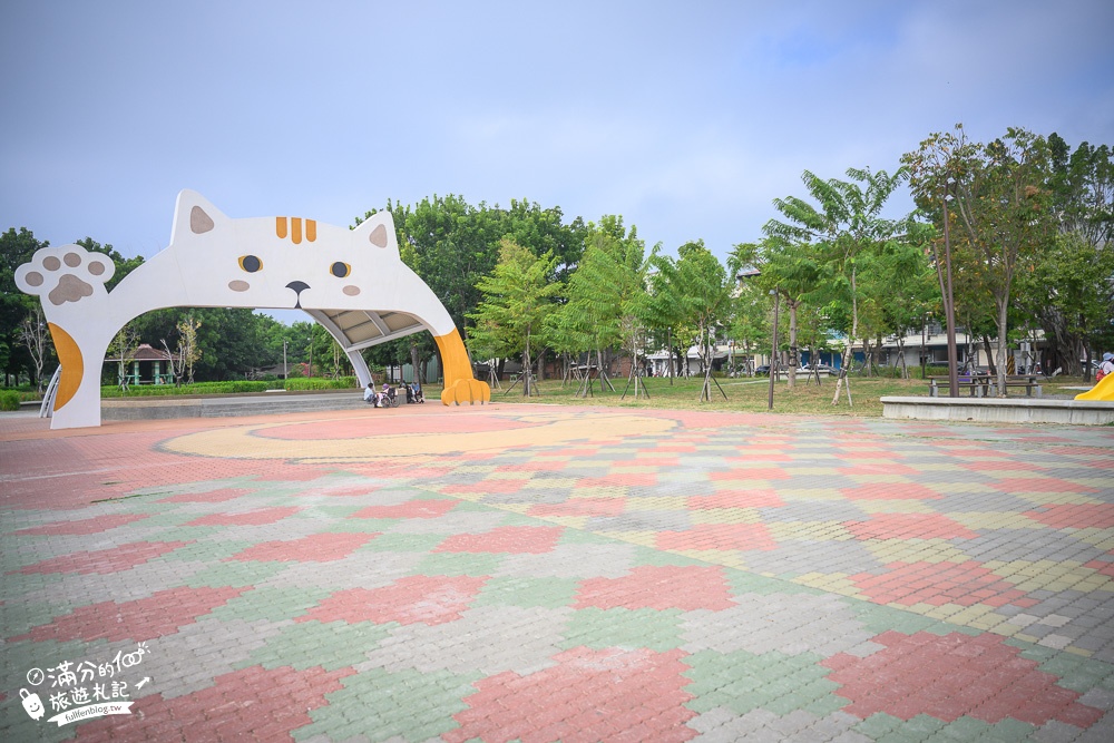 嘉義景點|打貓親子廣場早安公園(免門票)貓咪主題遊戲場.盪鞦韆.溜滑梯.攀岩.貓咪沙坑隨你玩!