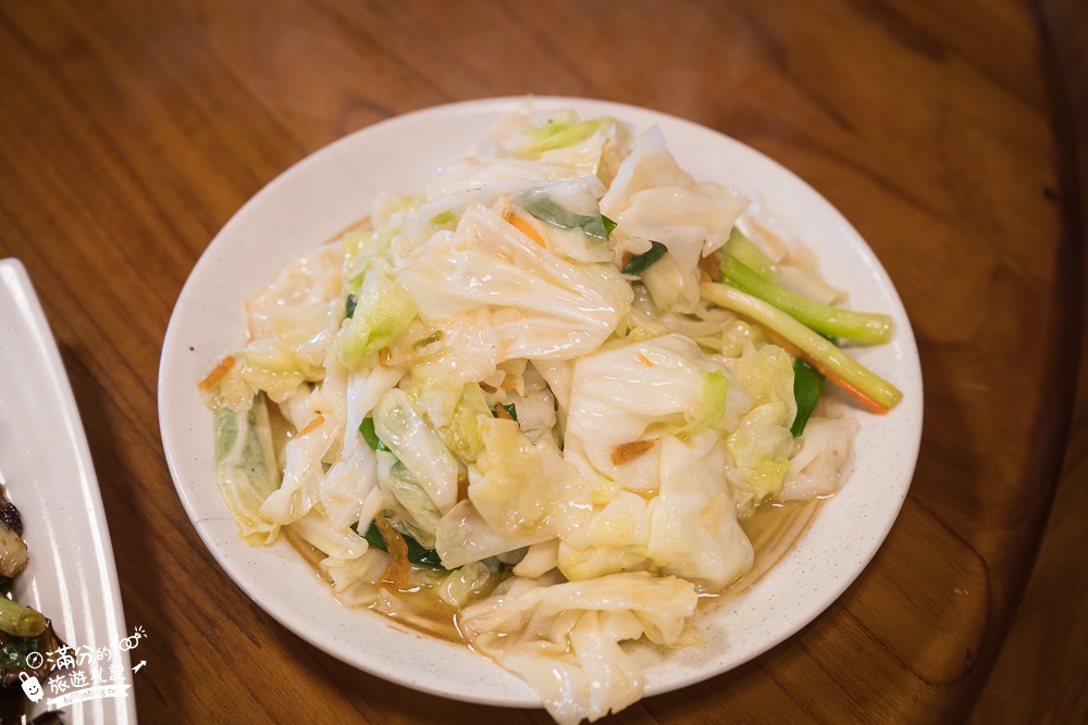 花蓮美食|愛上這味懷舊餐廳|復刻眷村主題餐館,台式熱炒,秒穿越過去~懷舊場景超好拍!