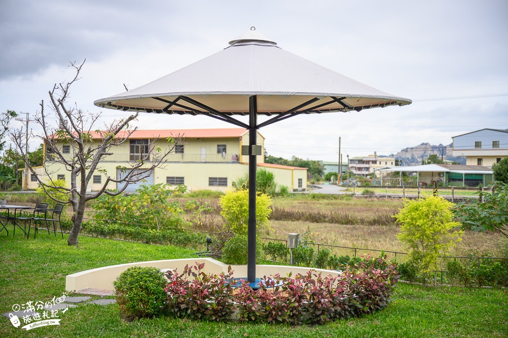 台中景點|Nice Day義式冰淇淋(免門票)泰安賞松吃冰下午茶.浪漫花園庭院,巨無霸甜筒好欠拍!