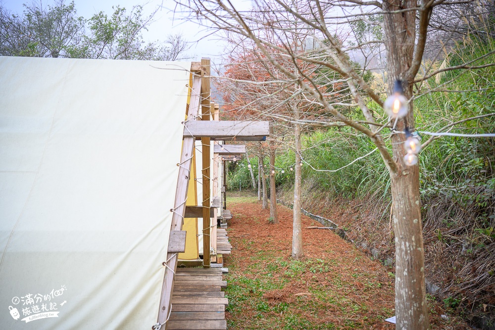 苗栗景點|琉璃秋境.薑麻園雲海秘境.露營風懶人野餐坐位,望山嵐.喝咖啡.吃窯烤PIZZA!