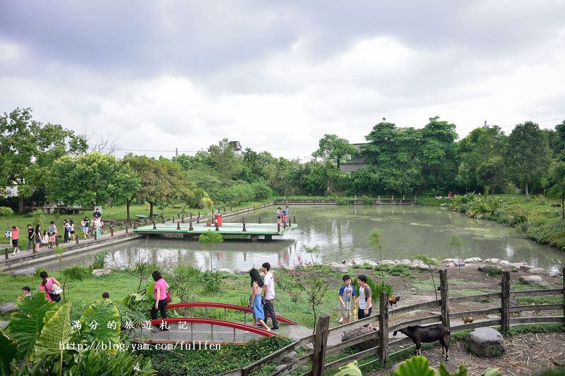 宜蘭冬山景點》宜農牧場 餵豬、餵羊、餵白免~與動物們的親密接觸。貼近大自然的農地